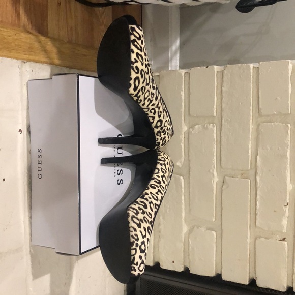 Guess Peep Toe Animal Print Stilettos- Size 9 - Picture 4 of 6